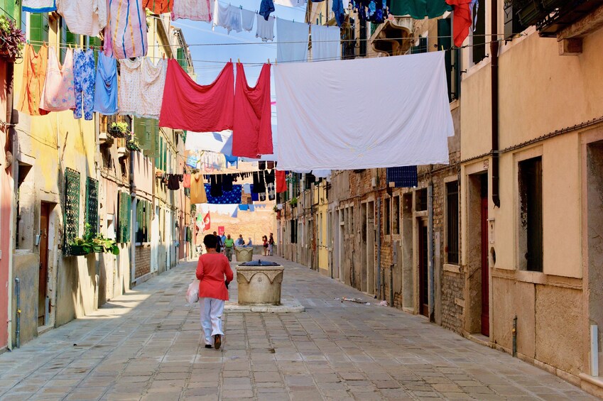 Walking Venice city tour of St. Mark's Square & Castello