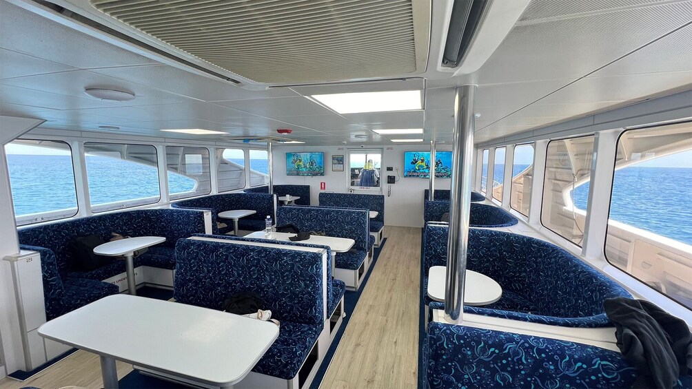 Outer Great Barrier Reef Cruise & Diving Tour with Lunch
