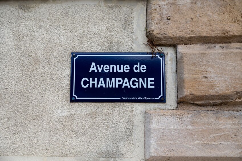 From Paris: Small Group Champagne Day Trip with 7 Tastings & Lunch