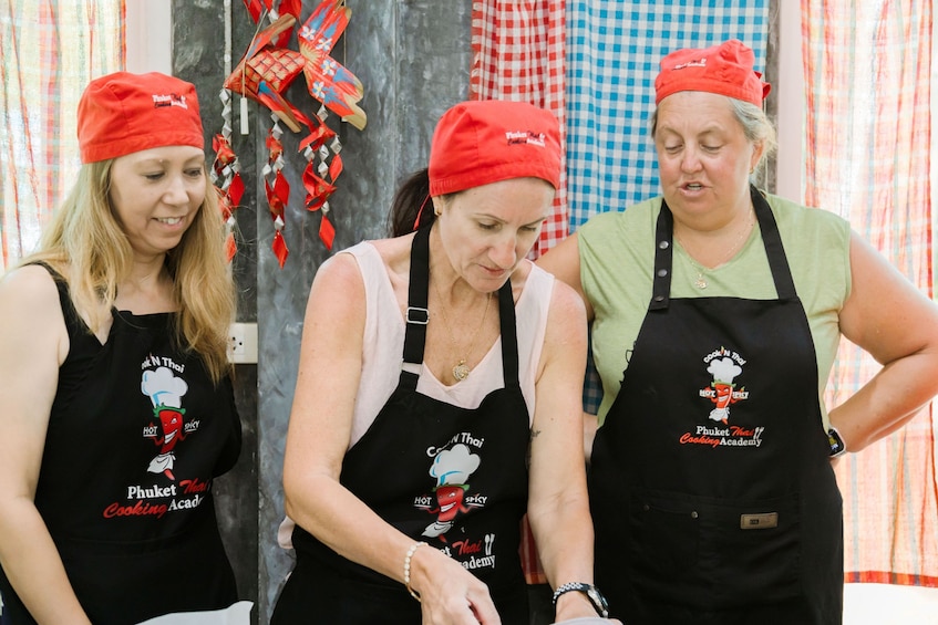 Thai Cooking Class with Market Visit