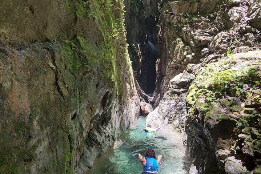 Hiking Tabernacle Thundering Waterfall in Dominican Republic