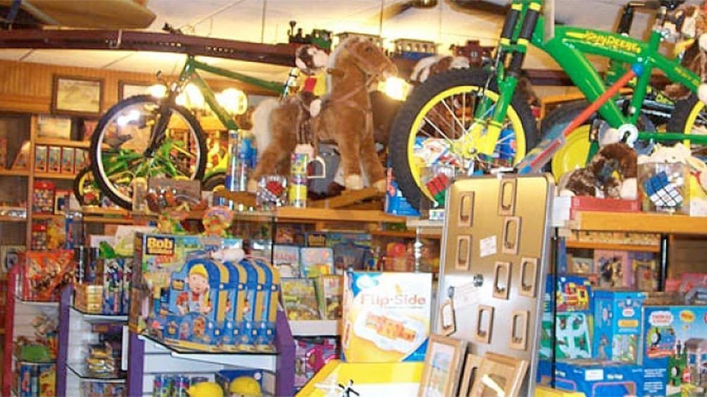 Inside World's Largest Toy Museum in Branson