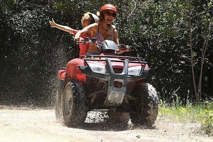 Circuit VTT à Cancún, équitation, tyroliennes, baignade dans un cénote, déj...