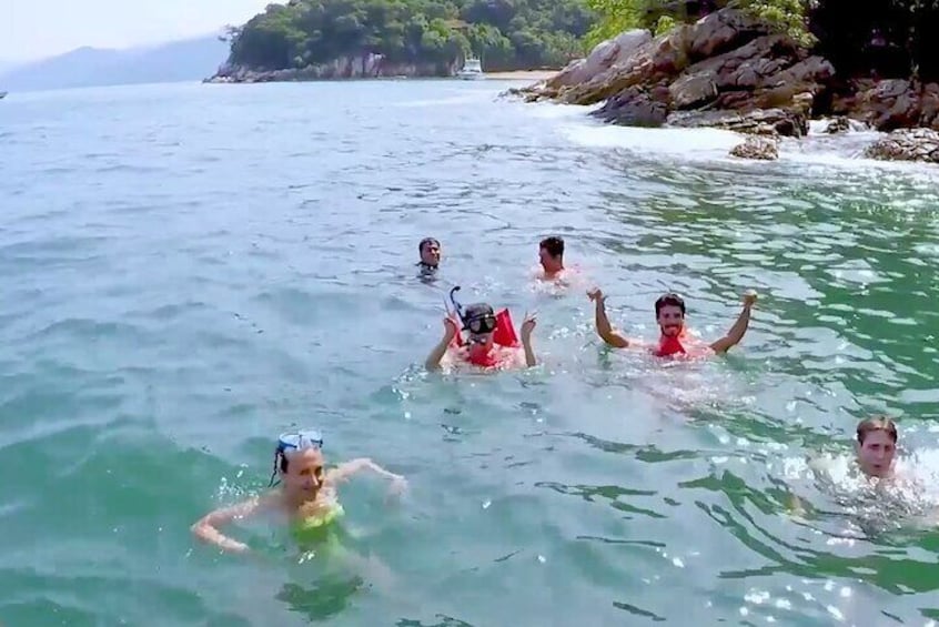 Private Boat Tour to Yelapa with Snorkeling and Waterfall Hike