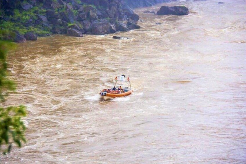 Iguazu Falls: Argentina Side, Boat Ride & City Tour – Private (Also IGU Pick-up)