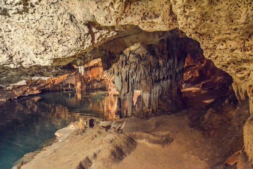 Marvel at the thousands of spectacular stalagmites and stalactites that surround you at every turn.