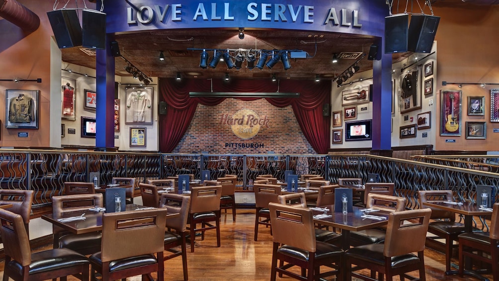 Concert area within the Hard Rock Cafe, Pittsburg
