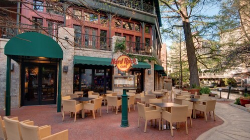 Bersantap di Hard Rock Cafe San Antonio