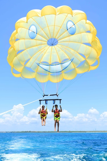 MAROMA PARASAIL TOUR