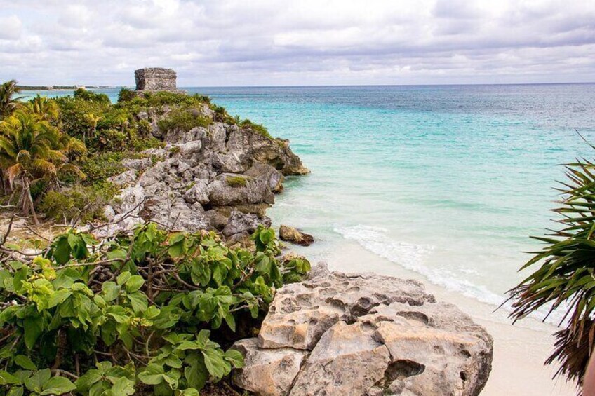 Full-Day Tour of Tulum Ruins and Cenotes with Lunch