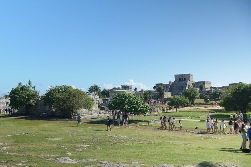 Full-Day Tour of Tulum Ruins and Cenotes with Lunch