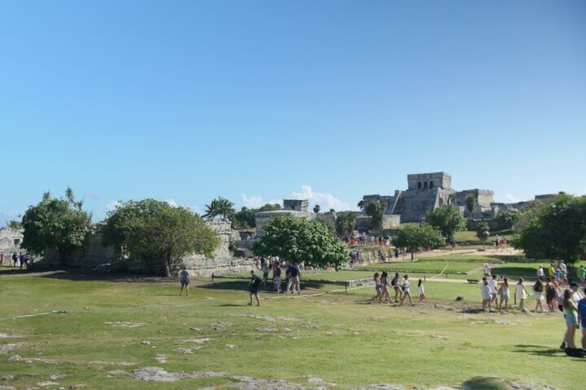 Full-Day Tour of Tulum Ruins and Cenotes with Lunch