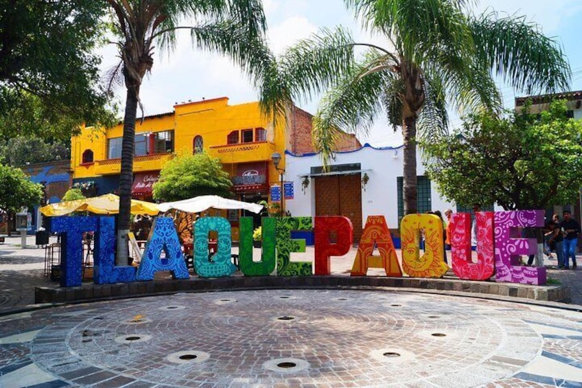 Tlaquepaque Welcome Sign