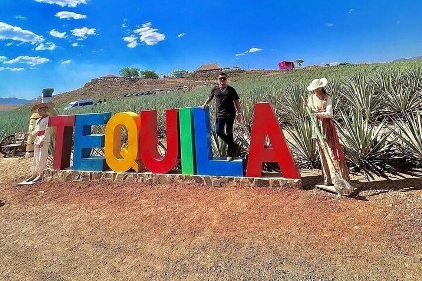 Private Full-Day Tour to Tequila Pueblo Magico