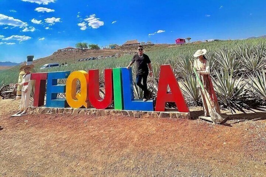 Private Full-Day Tour to Tequila Pueblo Magico