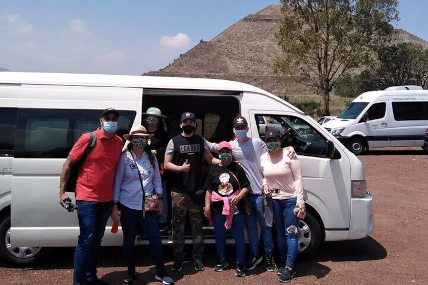 Tour Pyramids of Teotihuacan, Basilica of Guadalupe and Tlatelolco.