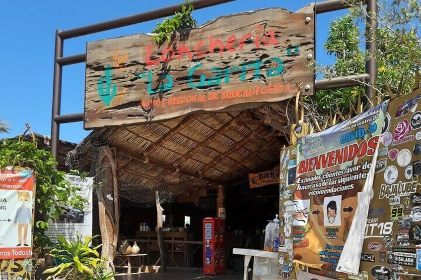 We can eat at La Garita Restaurant at the foot of the road