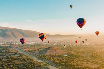 Balloon Flight Teotihuacan
