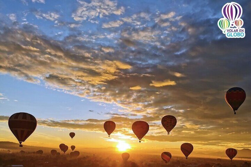 Hot Air Balloon Flight over Teotihuacán