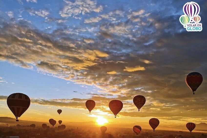 Hot Air Balloon Flight over Teotihuacán
