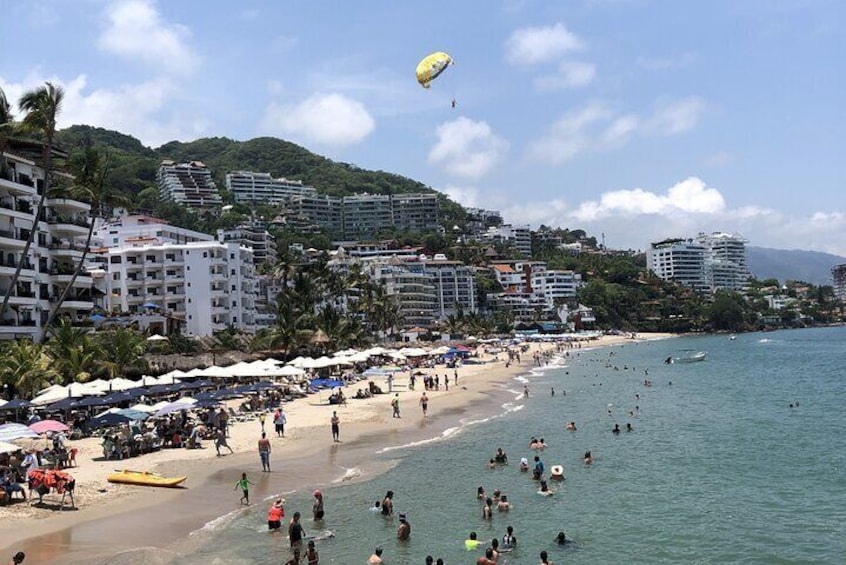 "Playa de Los Muertos"