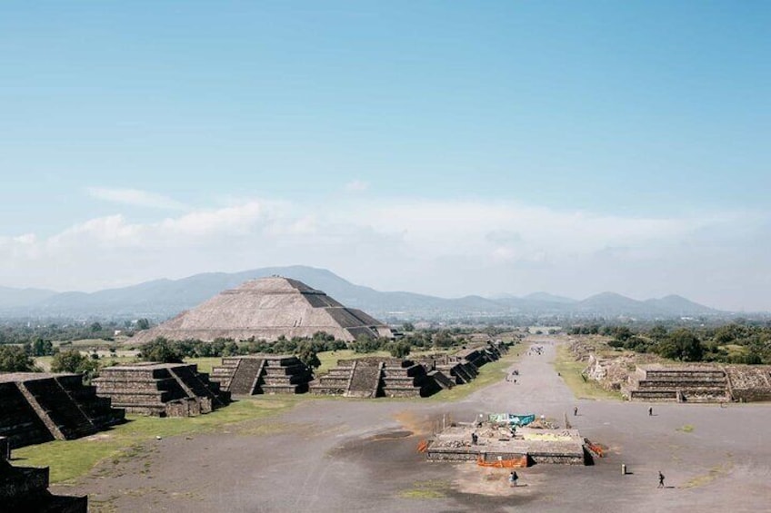 Teotihuacan, Tlatelolco, Guadalupe Shrine and Tequila Tasting Tour