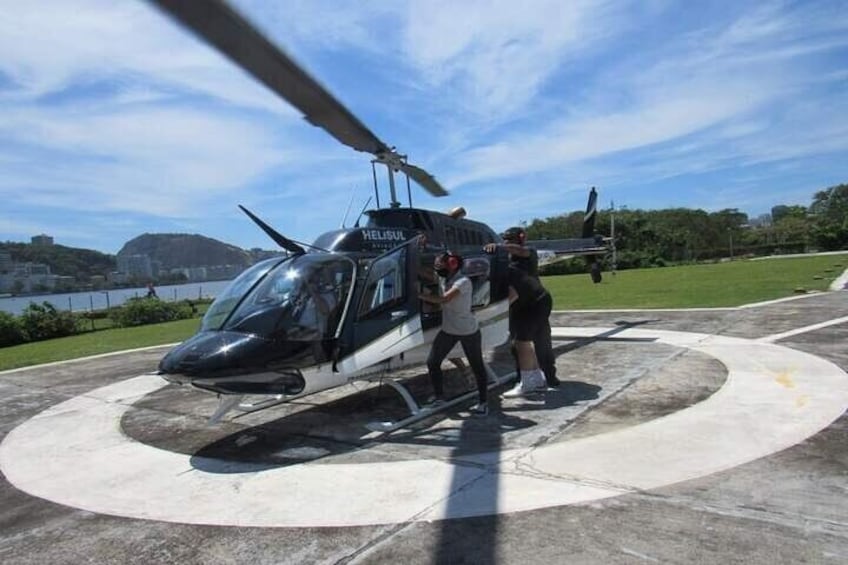 Rio Helicopter Private Tour with Transport to Boarding Area (Exclusive Flight)