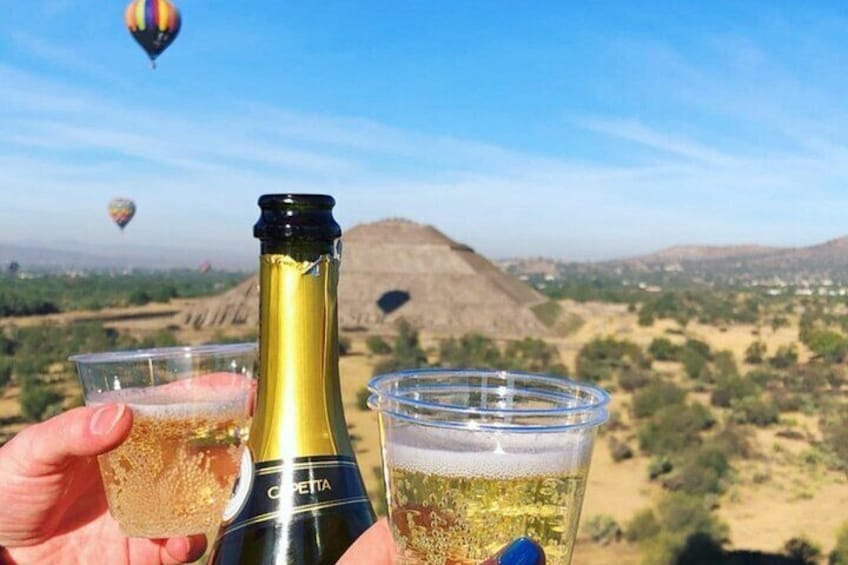 Tour and Balloon Ride over Teotihuacan (All inclusive)