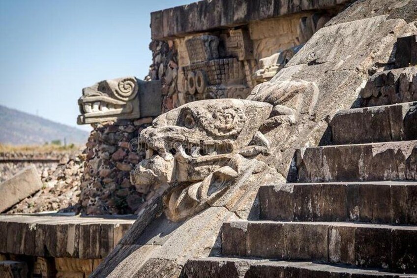 Tour in Spanish through the Pyramids of Teotihuacán, departing from Querétaro