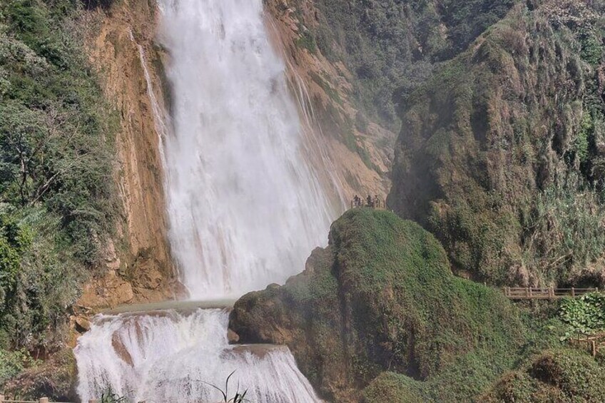 Cascadas el Chiflon (Bridal Veil) and Montebello Lakes leaving San Cristobal