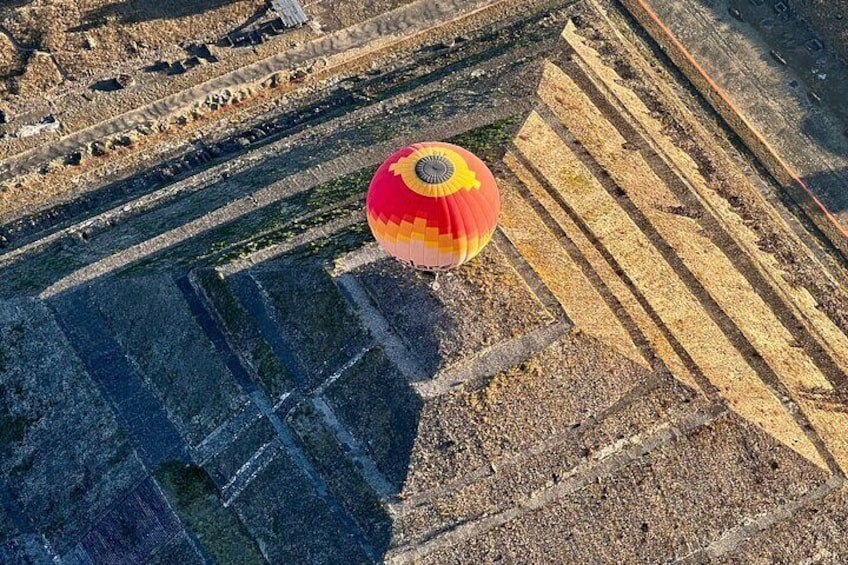 Hot Air Balloon Flight over Teotihuacan, from Mexico City