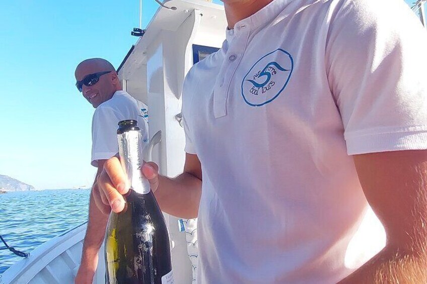 Bottomless prosecco on board!