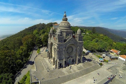 Private Tour: Viana do Castelo, Ponte de Lima and Braga from Porto