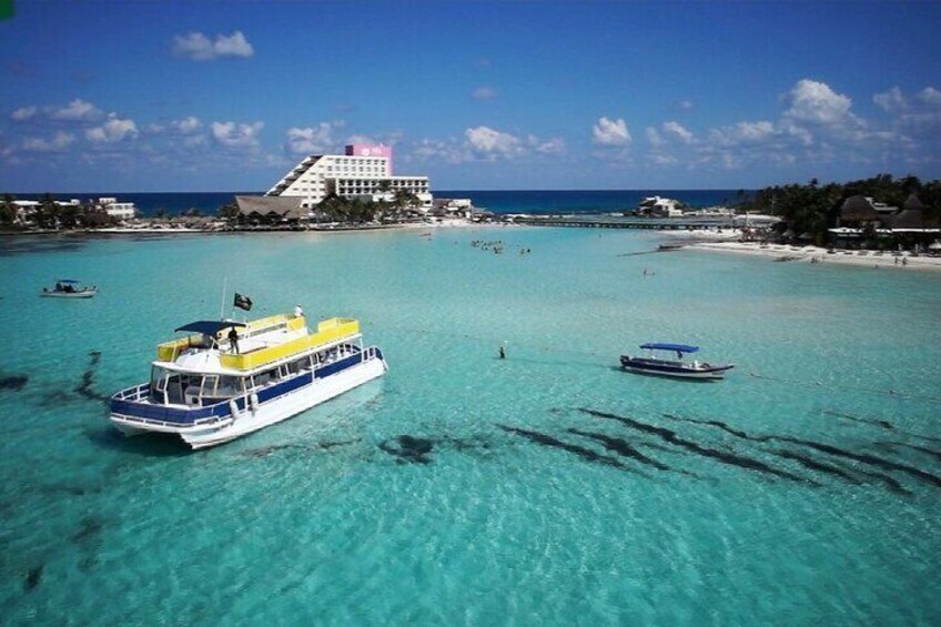 Incredible Party in Unlimited Catamaran to Isla Mujeres!