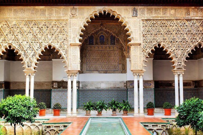 Exclusive Alcazar Tour - Tickets included