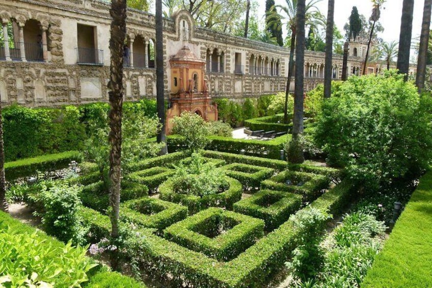 Exclusive Alcazar Tour - Fast access