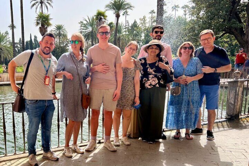 Small-Group Exclusive Alcazar Tour - Tickets included