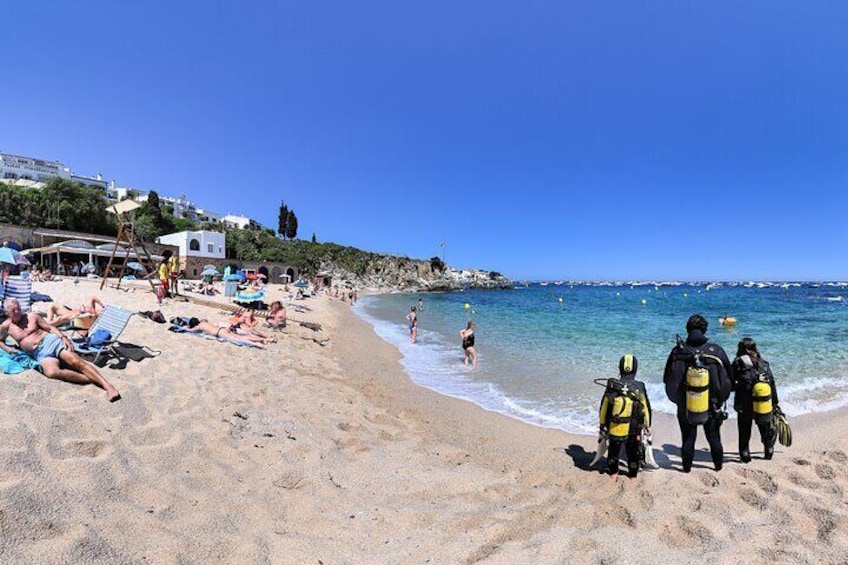 Small-Group Scuba Diving Adventure in Costa Brava