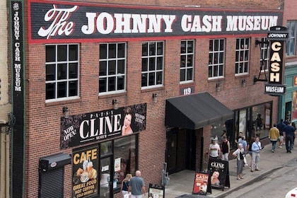 Fun Pass: Johnny Cash Museum, Hop On Trolley, RCA Studio B med mera