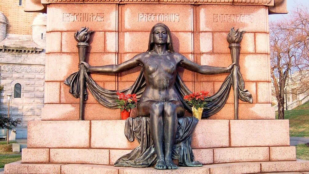Close up of a statue on the St Louis Fine Arts Tour