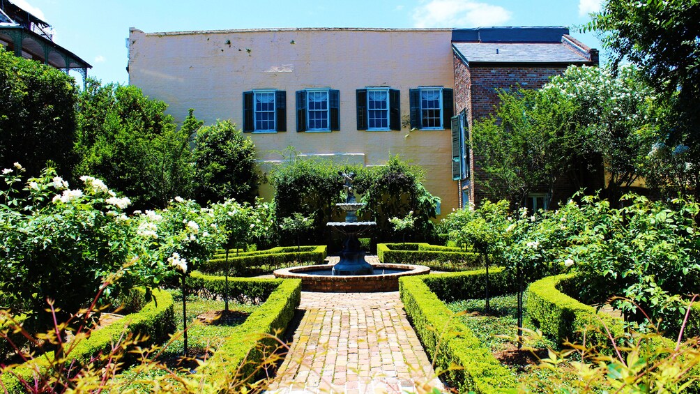 Garden and fountain in the French Quarter