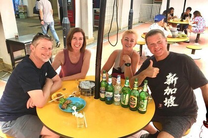 Singapore Beer Tasting at Street Hawker Markets Including Hotel Transfer
