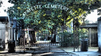 Garden District & Lafayette Cemetery Tour