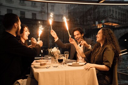 Cena Crucero y Fiesta Especial de Año Nuevo de Bateaux Mouches