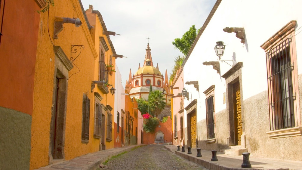 Alley way in Mexico city