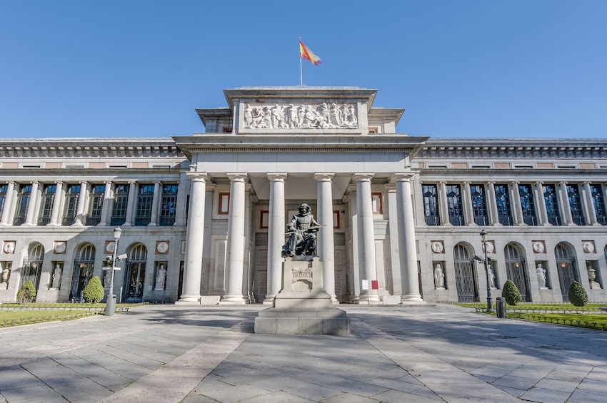 Foto 2 von 10 laden Royal Palace & Prado Museum 2-Day Combo Tour