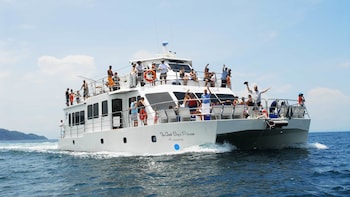 Tortuga Island Cruise with Lunch