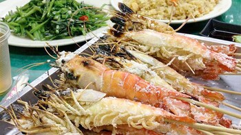 Private Tour of Shilin District with Shrimp Fishing & Tasting