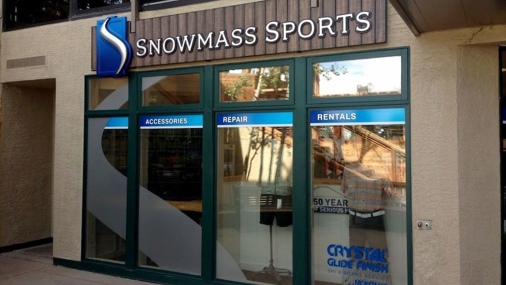 Entrance to Snowmass Sports ski rental in Aspen