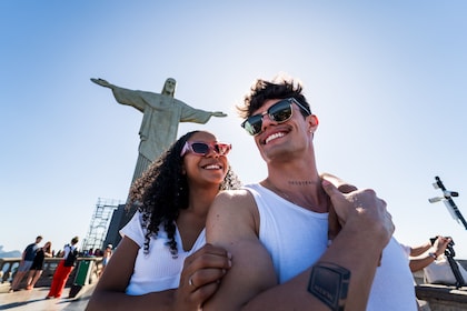 Volledige dag in Rio - Christus de Verlosser door Van, Sugarloaf, City Tour...